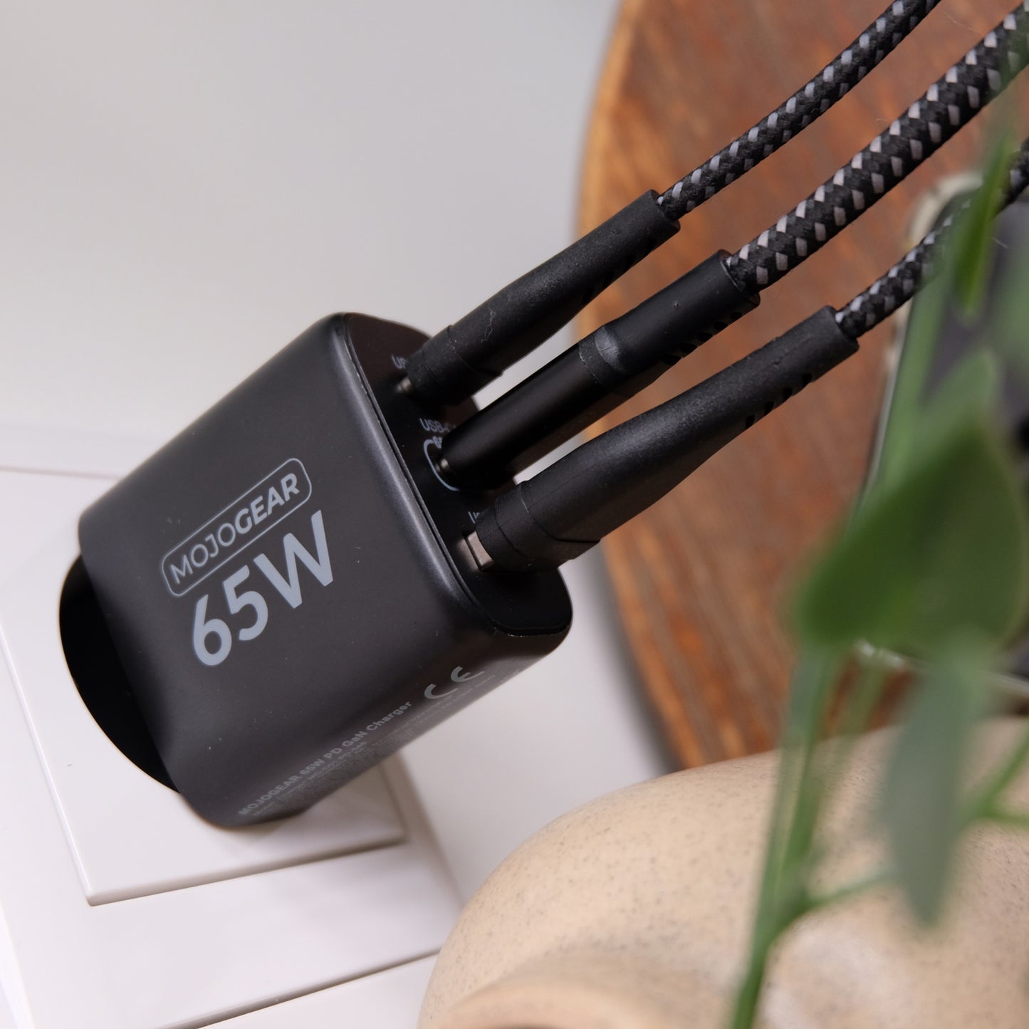 MOJOGEAR CHARGE+ 65W oplader met 3 poorten USB/USB-C - Opladers