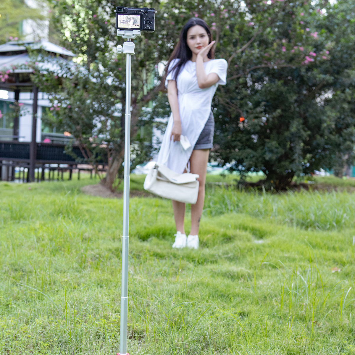 Trépied à selfie Ulanzi MT-44 pour téléphone et appareil photo - 146 cm - Blanc