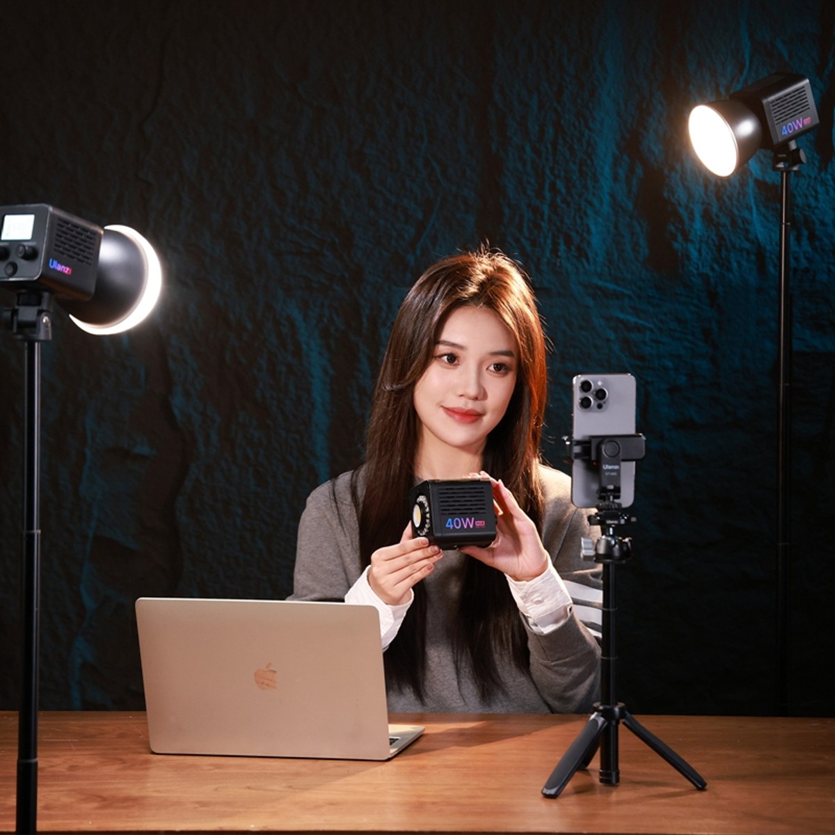 Lampe COB RGB Ulanzi 40WRGB avec batterie intégrée