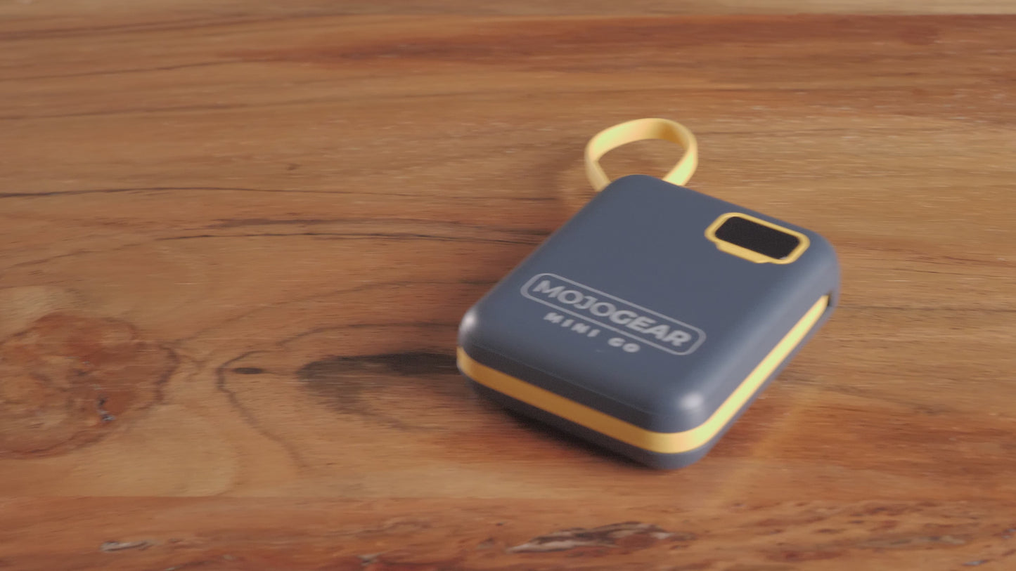 Batterie externe MOJOGEAR MINI GO 10 000 mAh avec câbles - Bleue